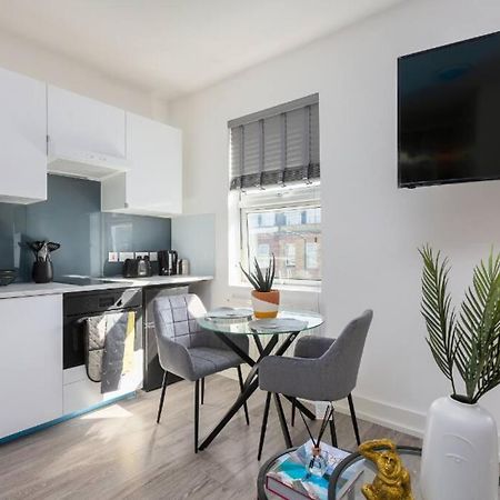 Studio Apt, 8 Min Walk From Tube 3 London Eksteriør bilde