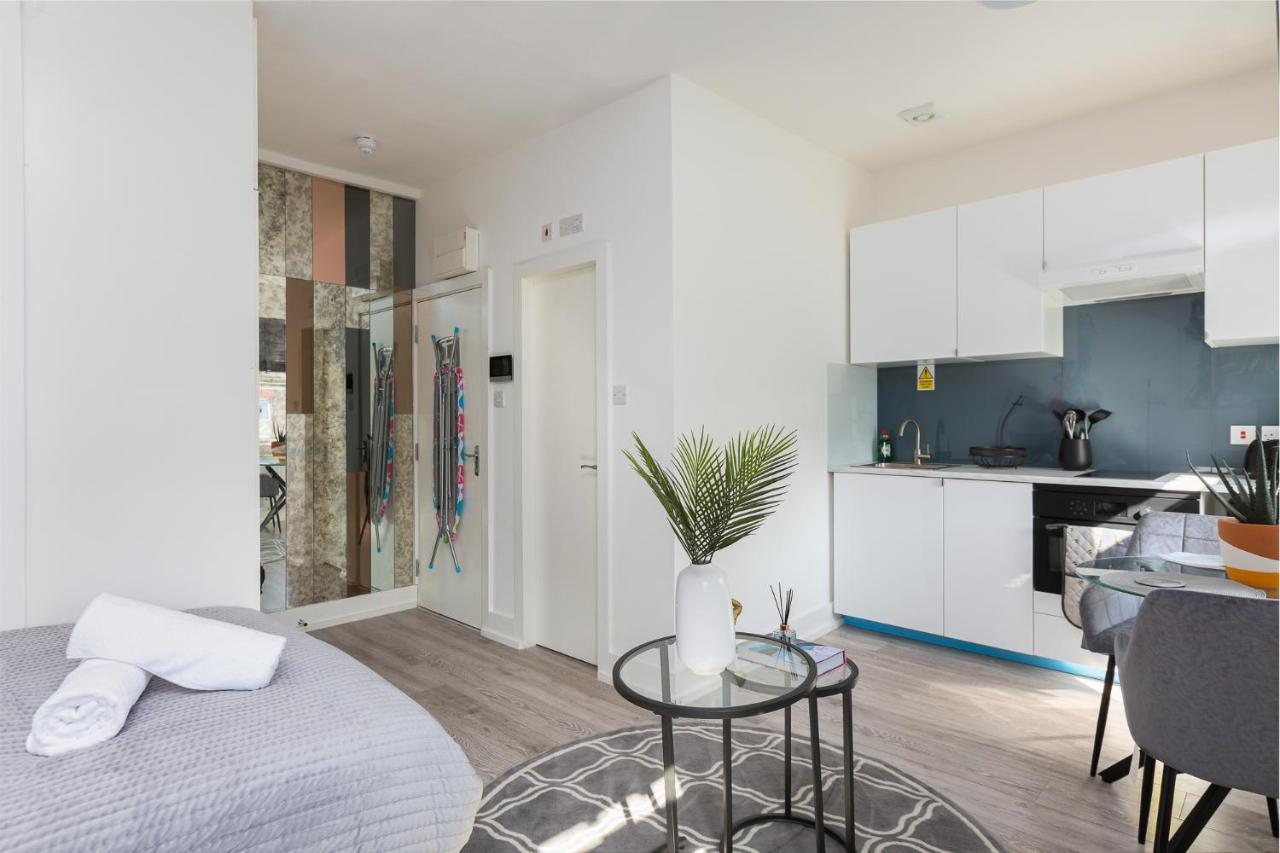 Studio Apt, 8 Min Walk From Tube 3 London Eksteriør bilde