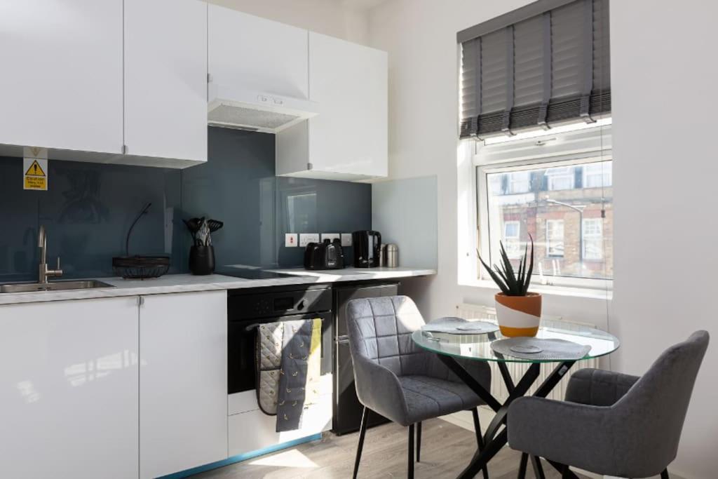 Studio Apt, 8 Min Walk From Tube 3 London Eksteriør bilde