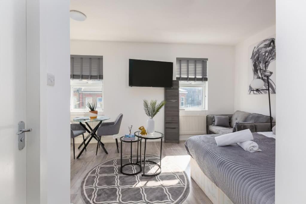 Studio Apt, 8 Min Walk From Tube 3 London Eksteriør bilde