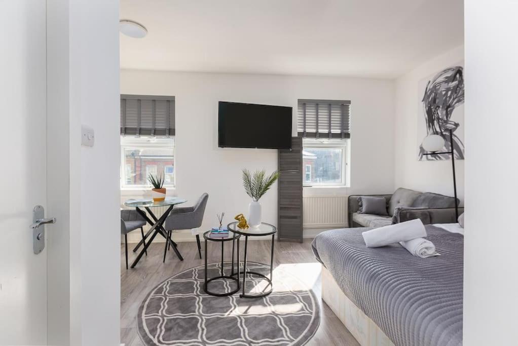 Studio Apt, 8 Min Walk From Tube 3 London Eksteriør bilde